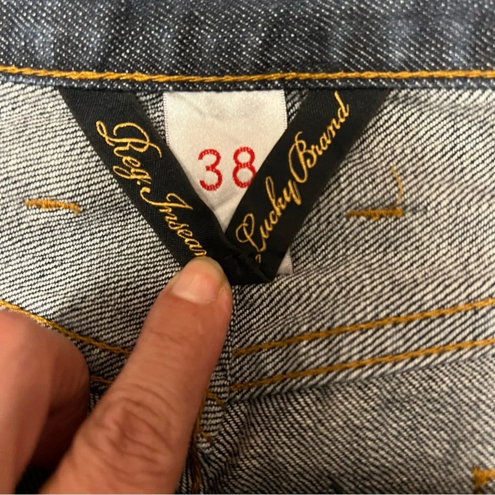 Lucky Brand Mens Jeans 38x31 Blue Straight Leg Dark Wash Denim Likenew 👌 Logo